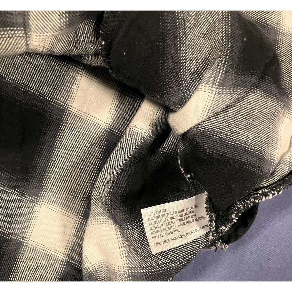 Mossimo Supply Co. Men's Plaid Flannel Shirt Size Medium Side Hip Pockets Y2K - Picture 3 of 9